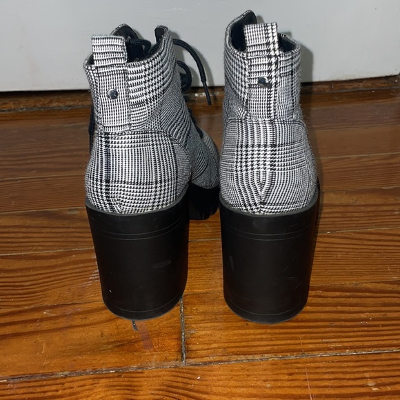 Forever 21 Gray Plaid Lace-Up Booties - Picture 3 of 3